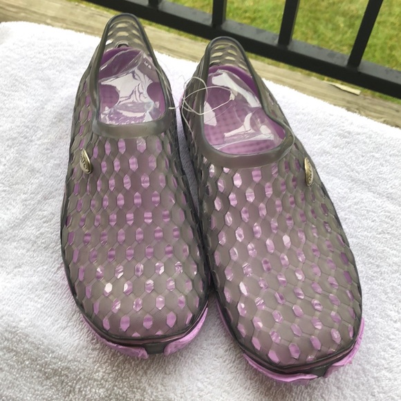 NEW! Cute Water Shoes. - Picture 3 of 6